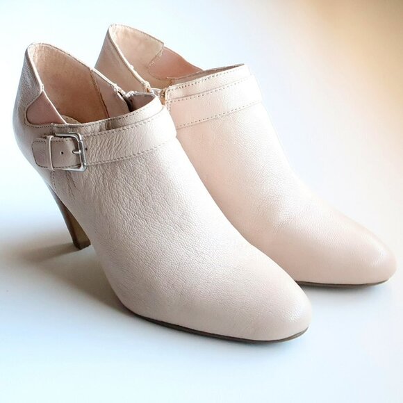 Alfani Shirlee Cream Leather Almond Toe Heeled Ankle Boots Booties 8.5 - Picture 3 of 15